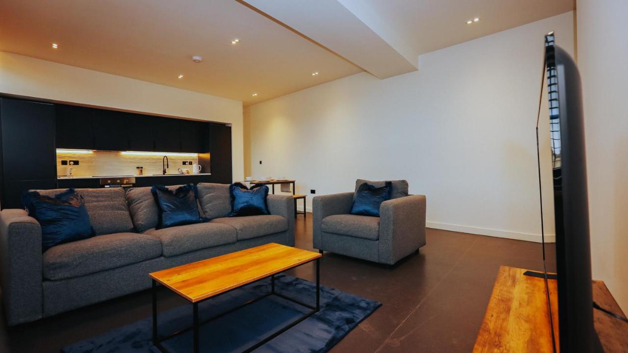 StayZo_Nichols Building_Spacious 3-Bedroom Apartment - B&B