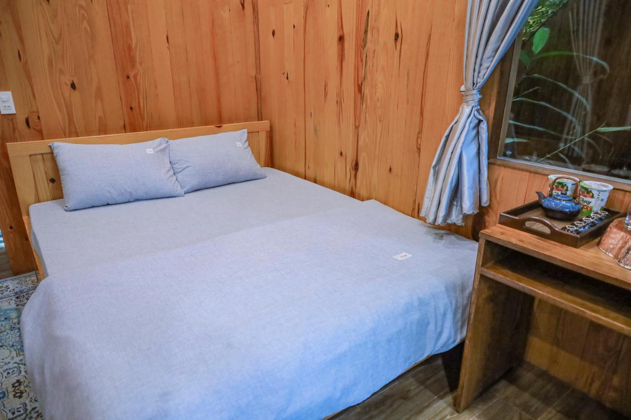 Camera Matrimoniale con Vista Giardino