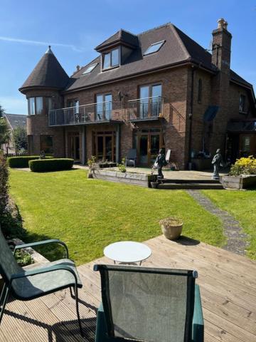 Tower House Ground Floor Apartment - B&B