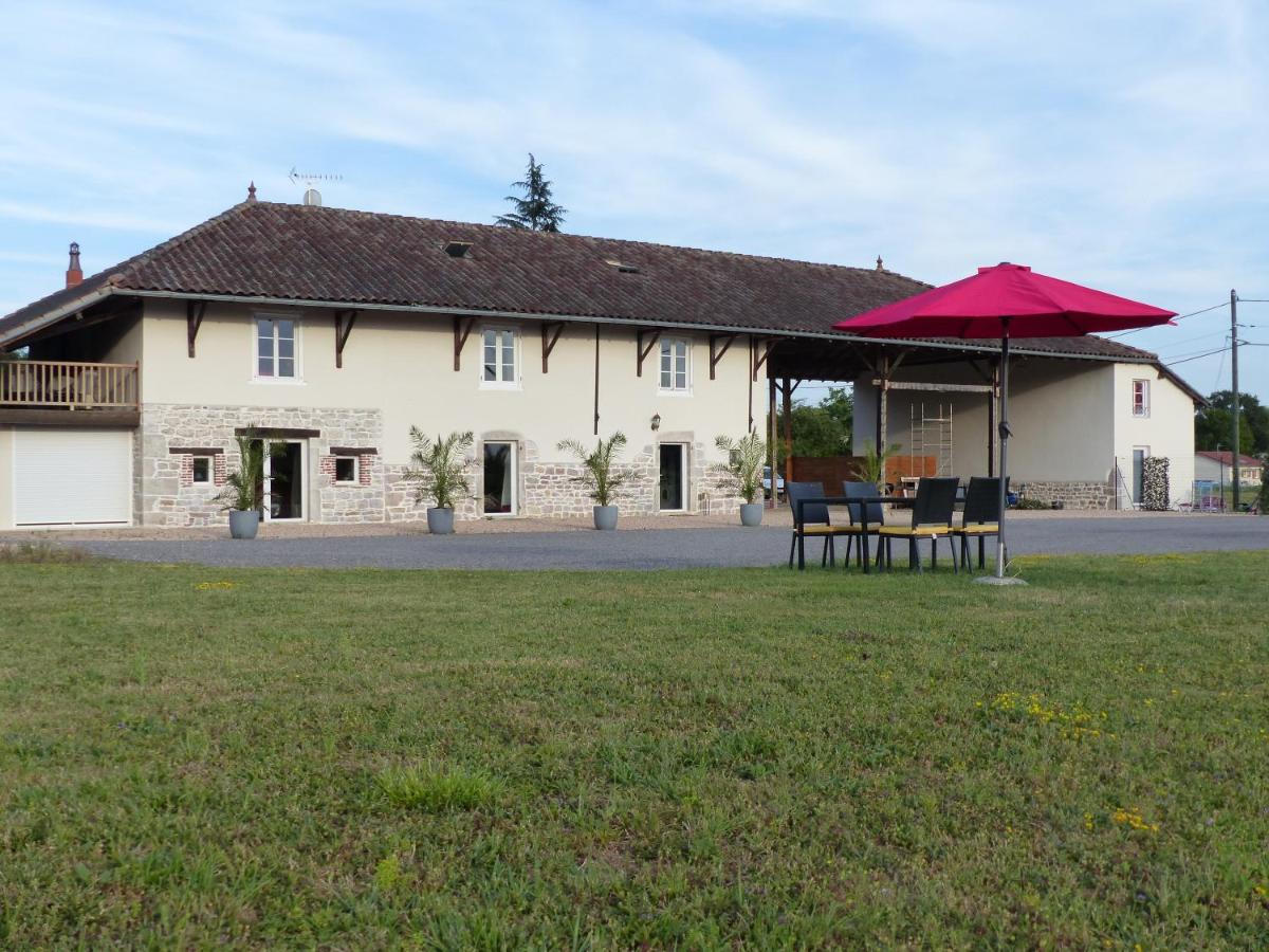 Gites Domaine de la Rochere - B&B Domsure