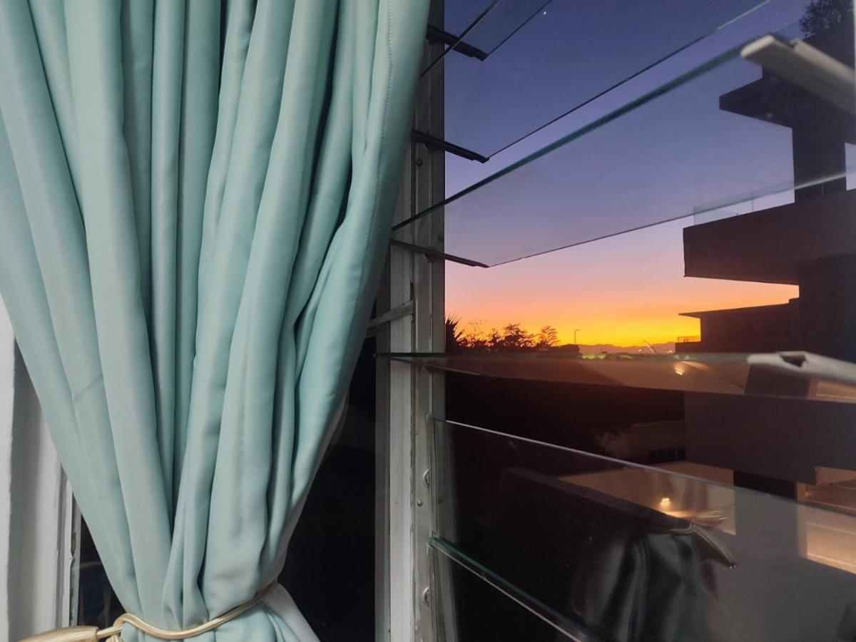 Secure, quiet, studio retreat in Green Point - Bed and Breakfast Kaapstad