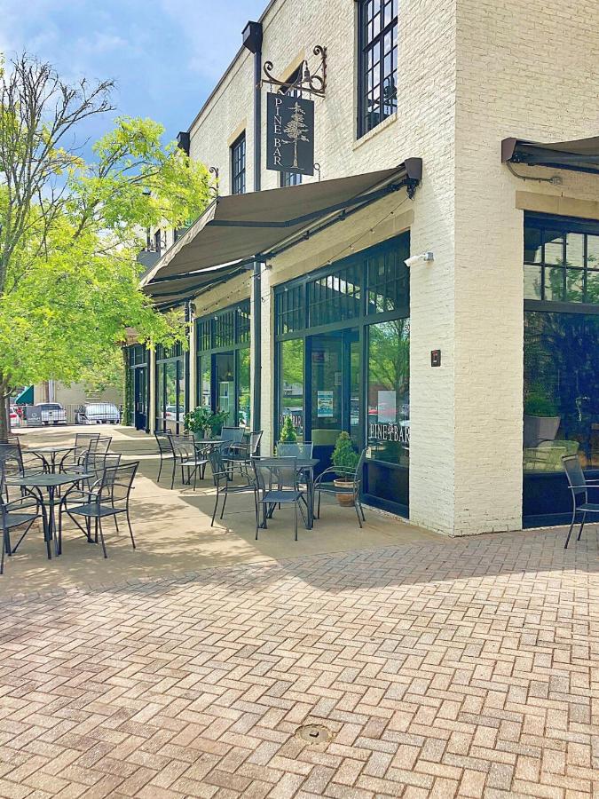 Charmingly Trendy Cloverdale Loft - Gated Parking! - B&B Montgomery