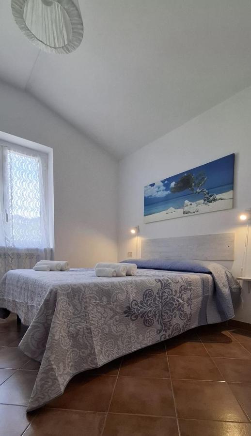 Peperilla House - B&B Luni