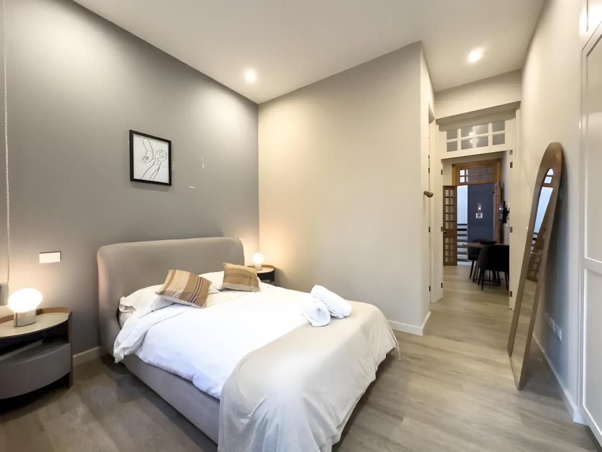 Apartamento de 1 Dormitorio con balcón y vistas a la ciudad