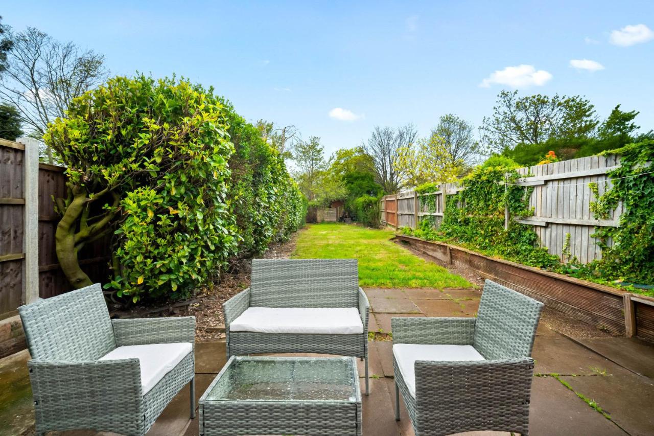 Stylish Four Bedroom House - Garden - Parking - Great Barr 110F - B&B