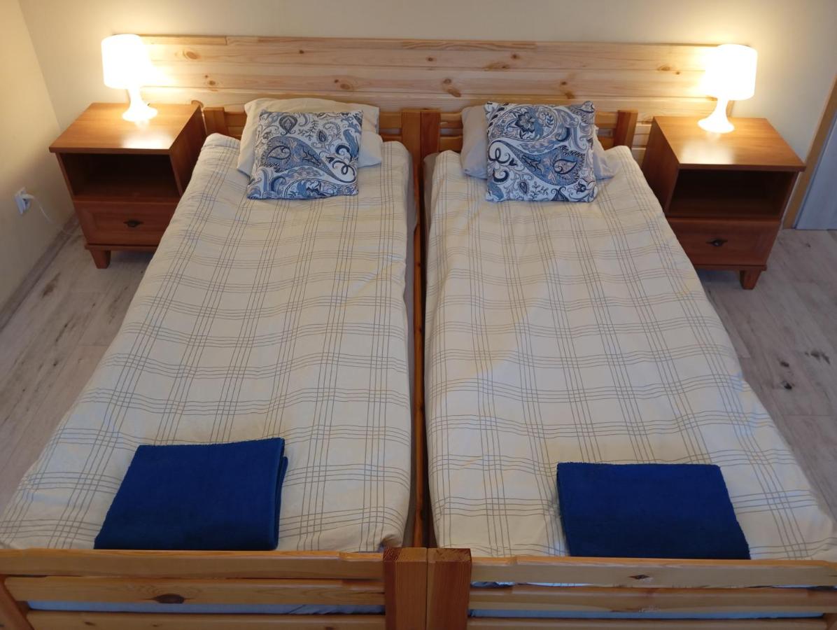 Basic Triple Room with Shared Bathroom