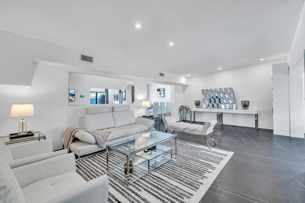 Family Vacation Home - Bed and Breakfast Miami