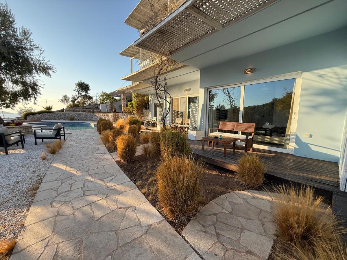 Villa with Garden View