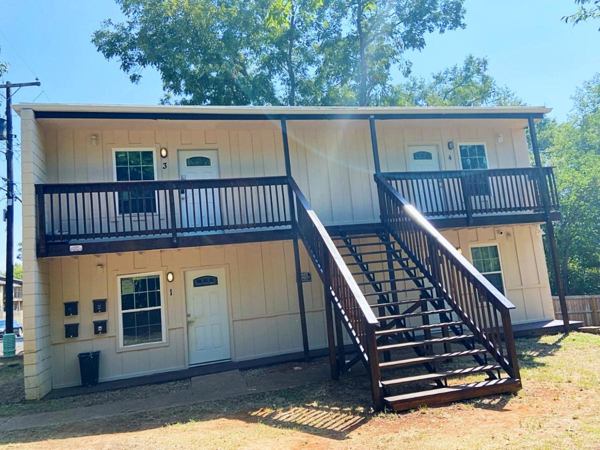 SFA Retreat, Spacious Downtown Apartment - Ferienwohnung Nacogdoches