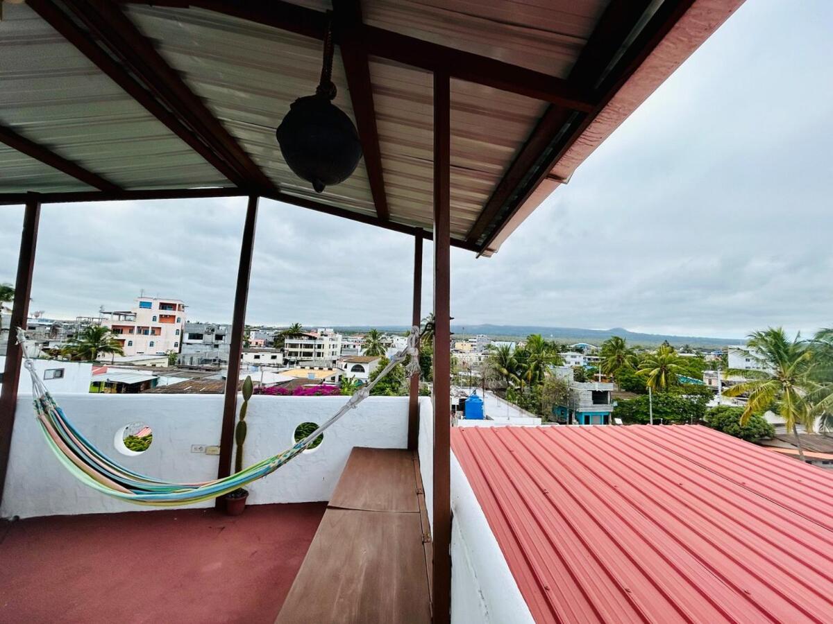 Apartment with balcony and access to terrace - B&B Puerto Ayora