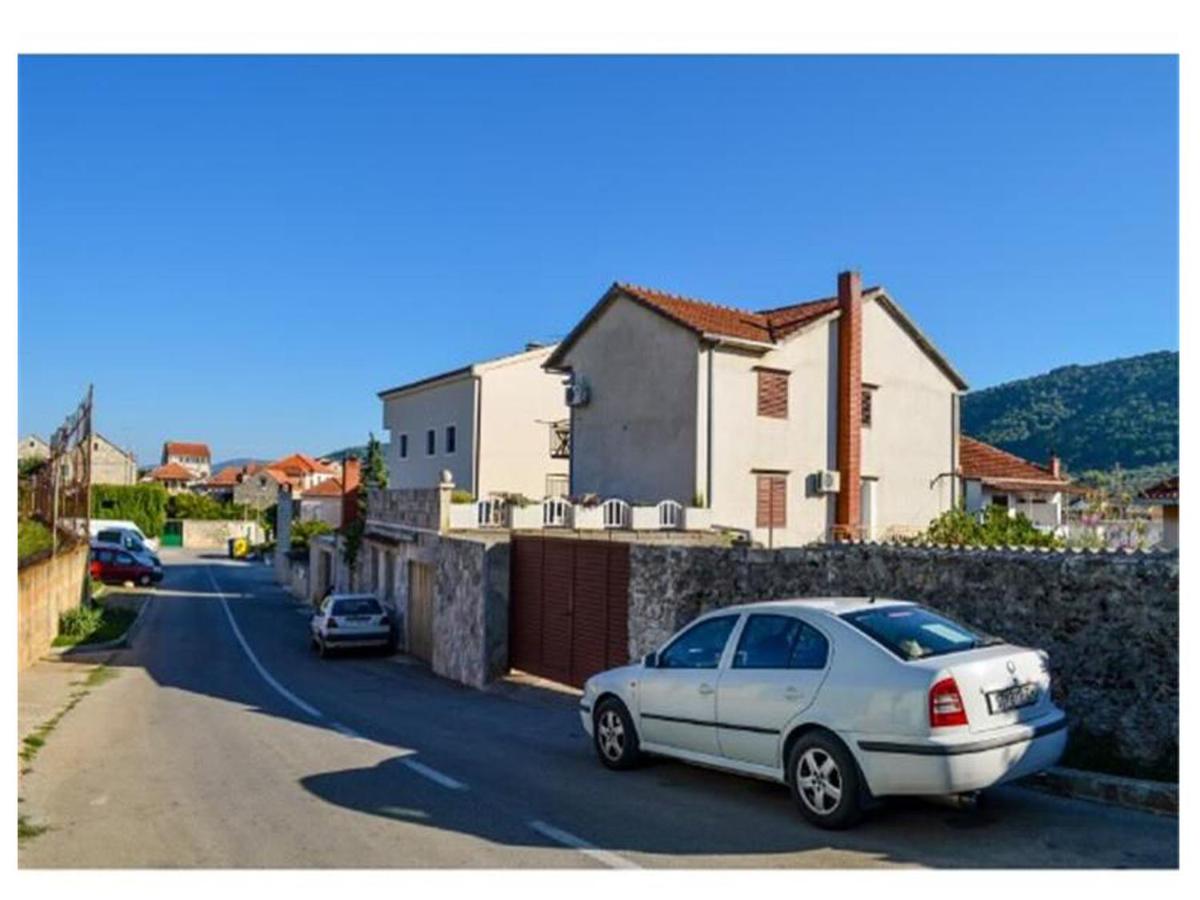 Apartments Srhoj - B&B