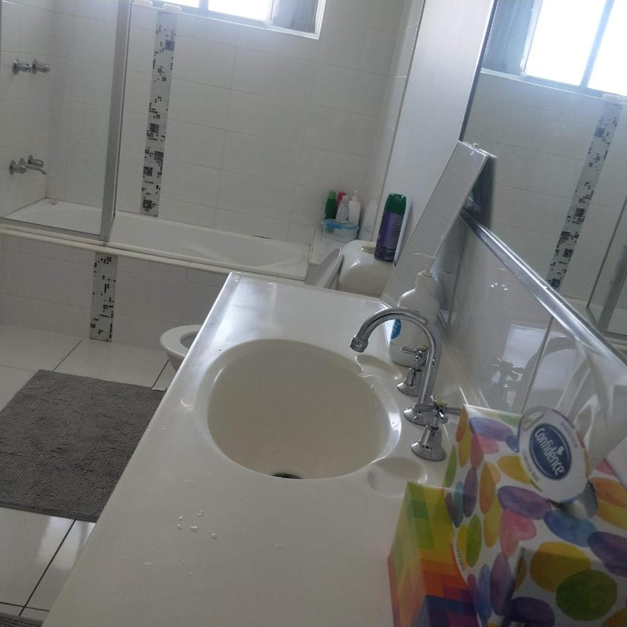 Apartamento de 3 dormitorios con balcón