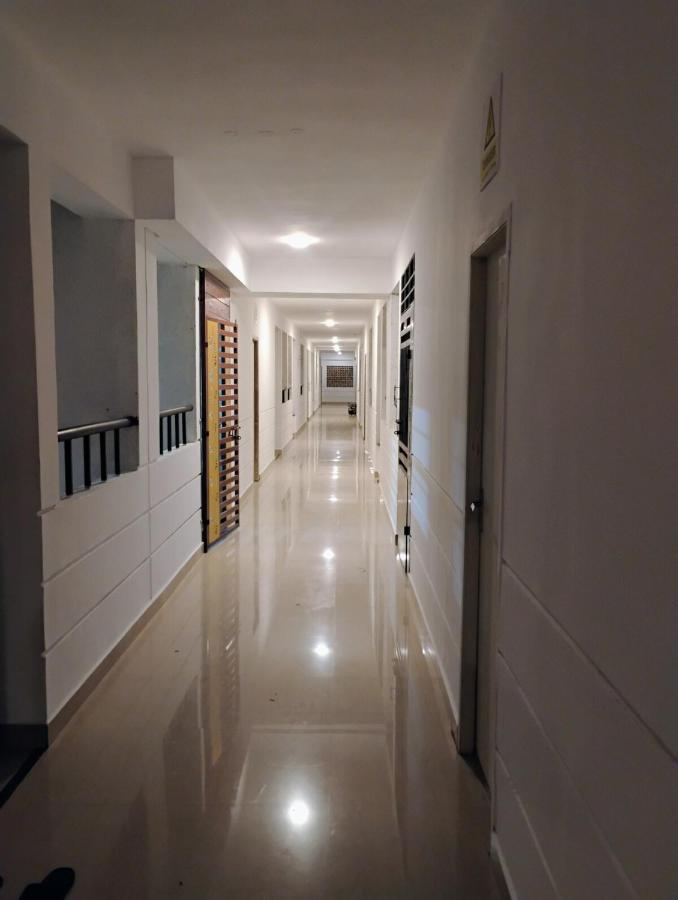 Thiruveesar Service Apartments in Trichy - Ferienwohnung Pūngudi