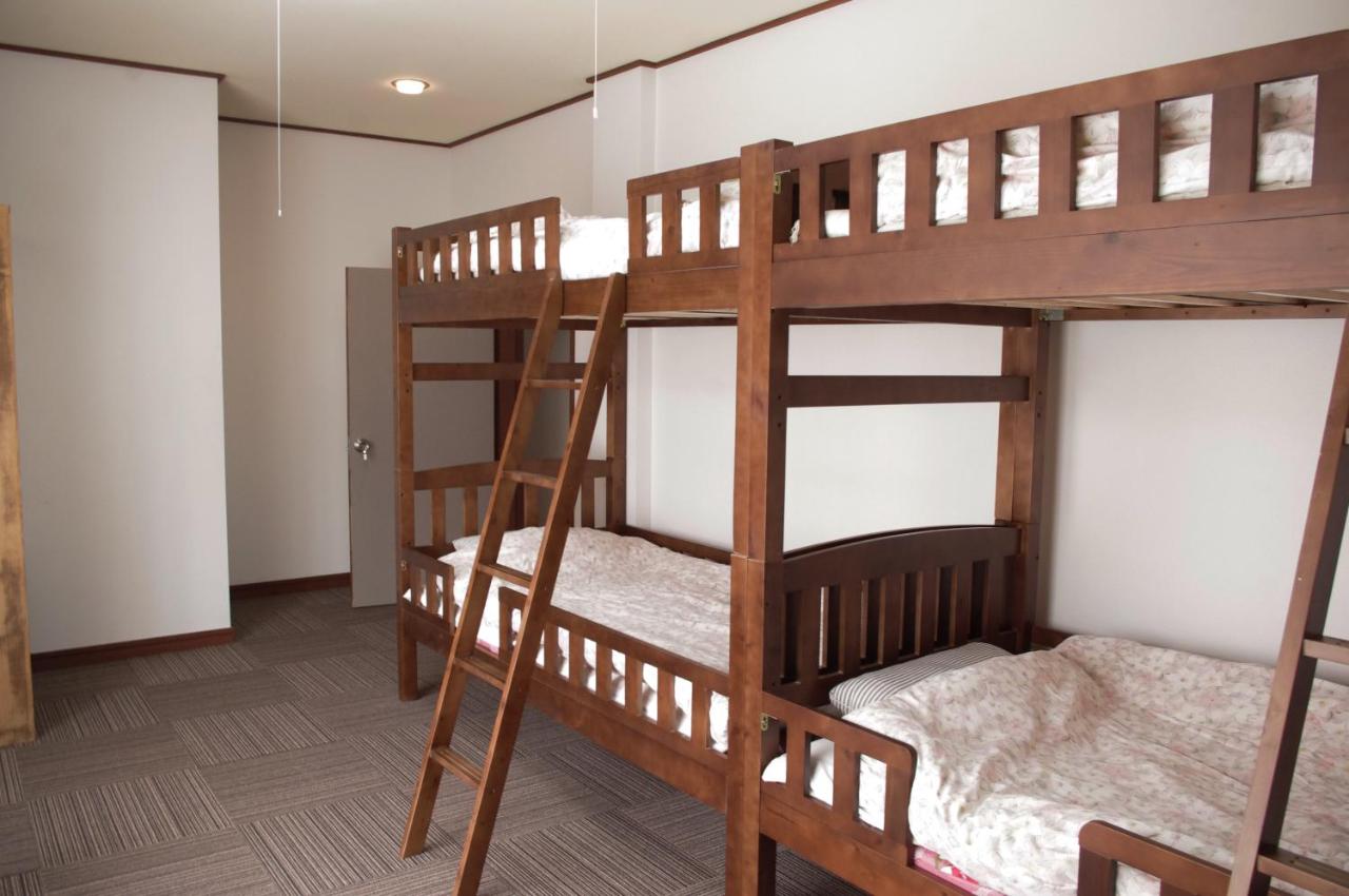 Chambre Quadruple Économique avec Salle de Bains Commune