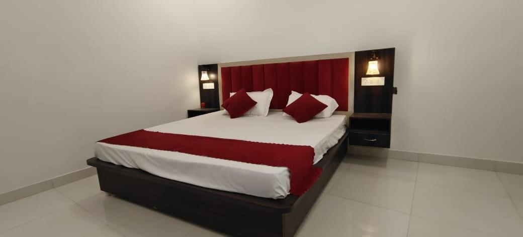 Raghav Stay Inn - B&B