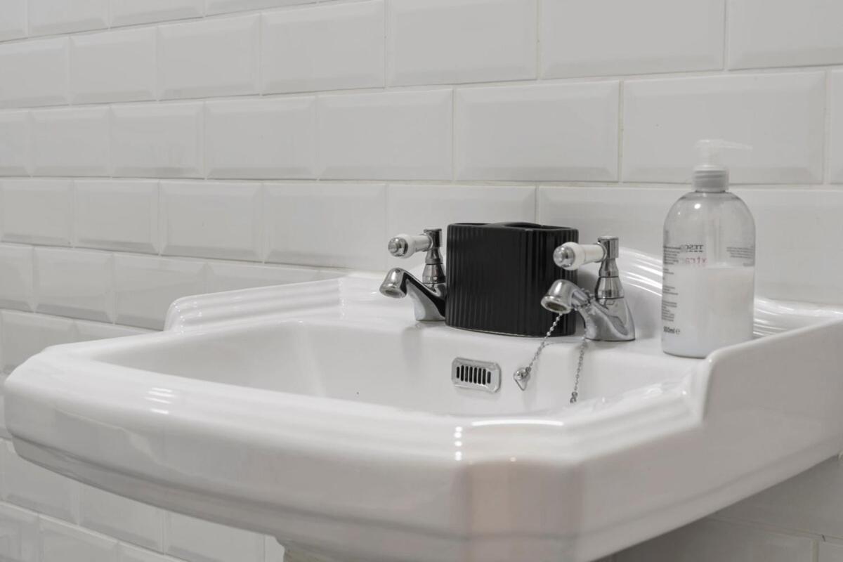 Free Parking Fast Wifi 2 Min to Cardiff City - Ferienwohnung Cardiff