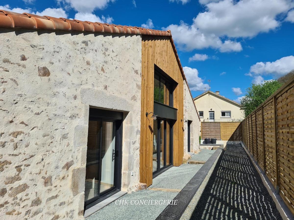 La Tremblaie Grange rénovée avec vue campagne - 10 min du Puy duFou - B&B