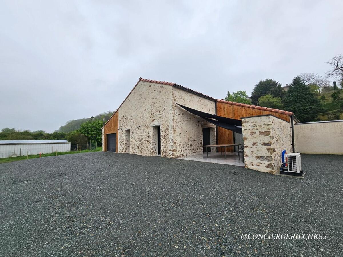 La Tremblaie Grange rénovée avec vue campagne - 10 min du Puy duFou - Chambres d'hôtes Châteaumur