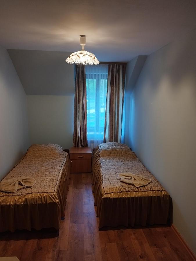 Kleines Zweibettzimmer