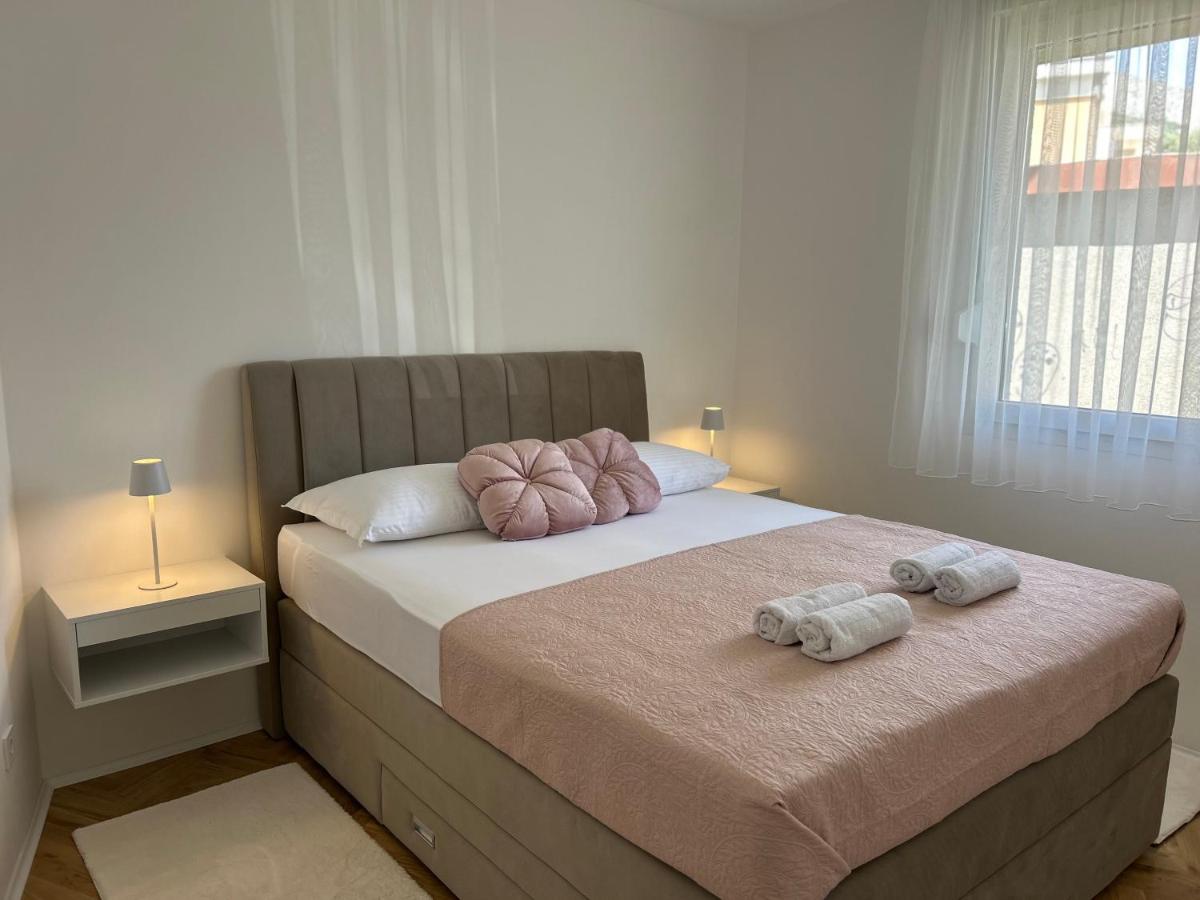 Three-Bedroom Apartment with Balcony