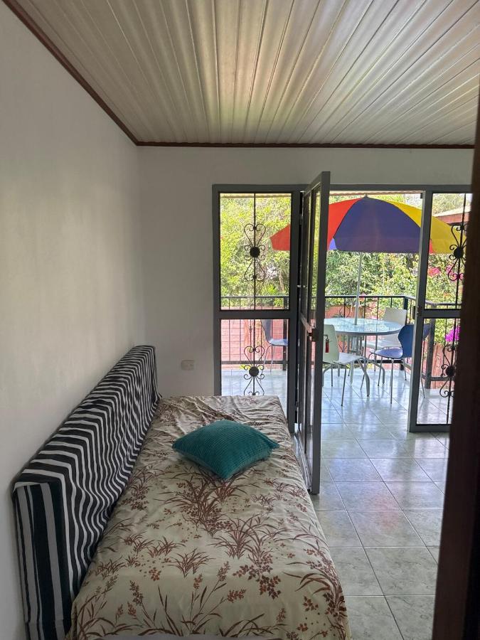 Playa Negra Zen Bistro - B&B Limón