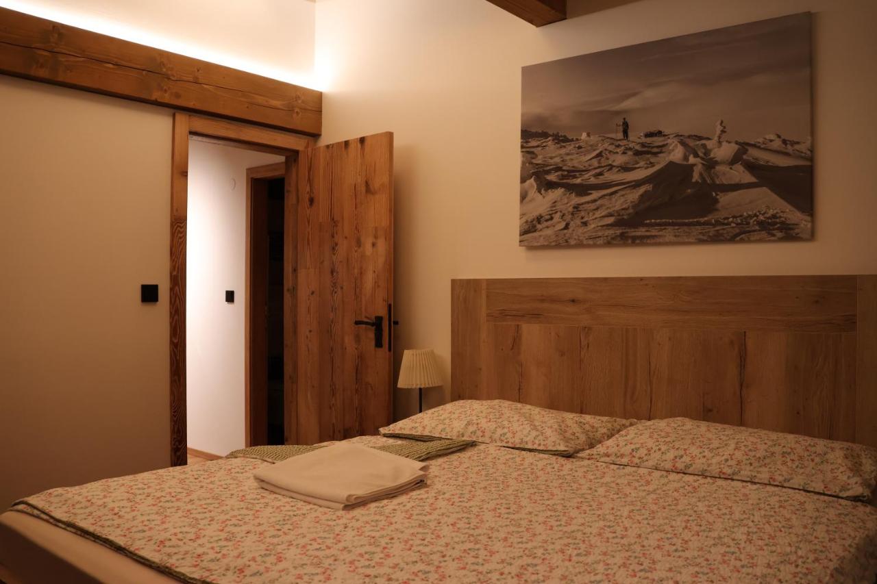 One-Bedroom Apartment with Balcony and Mountain View  
