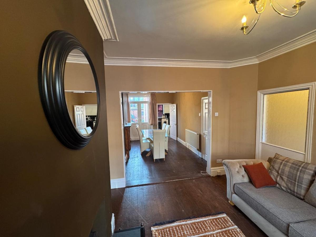 Extra Large home fits FIVE guests - B&B