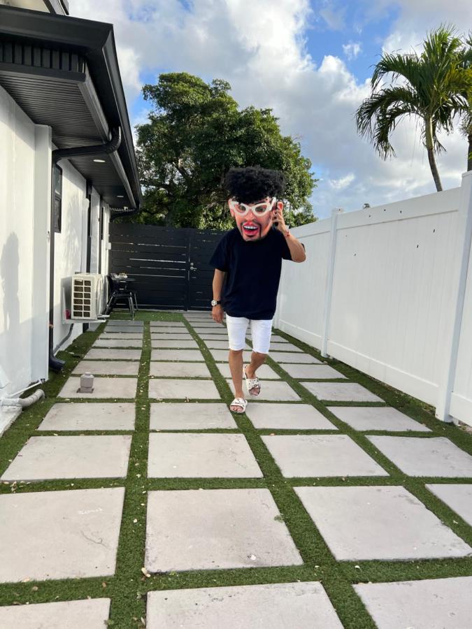 AMIRI Hollywood 5 mins from Hard Rock Stadium & The Guitar - Bed and Breakfast
