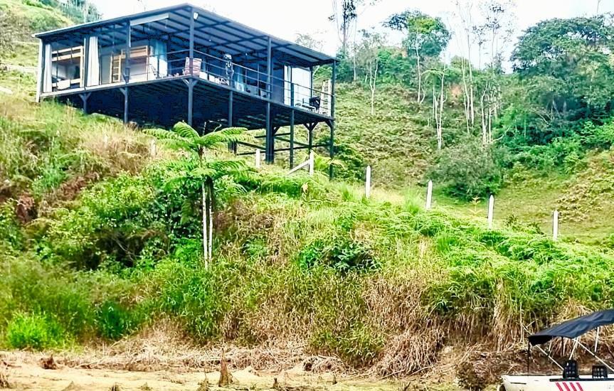 Hermosa Cabaña Boutique Familiar Frente a la Represa con Jacuzzi - B&B Guatapé