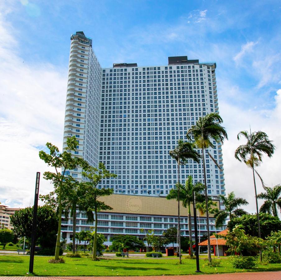 Apartamento Frente al Mar con Vista Panorámica en Avenida Balboa, Panamá - B&B Panamá