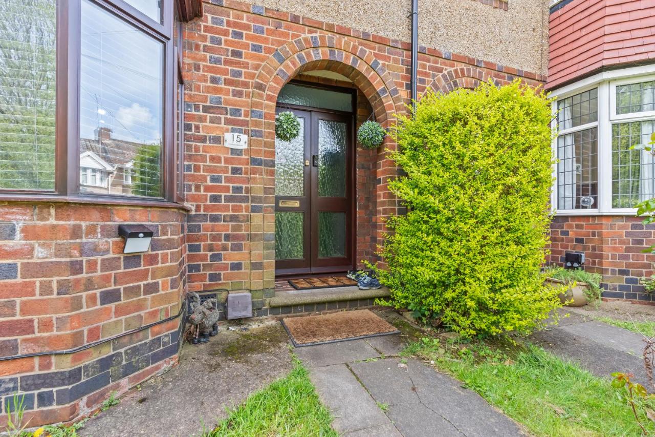 Spacious 4-Bedroom Home in Peaceful Coventry Spot - B&B
