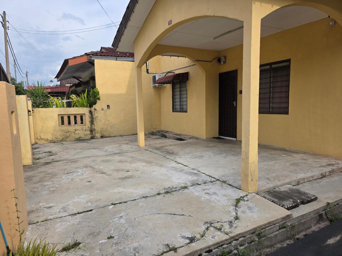 CASA AINA at Gopeng Cozy & Comfy Home - Bed and Breakfast