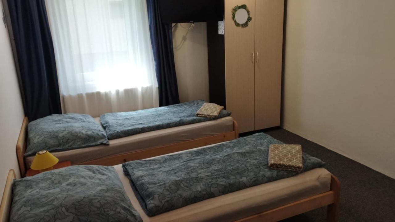 Standard Twin Room with Shared Bathroom