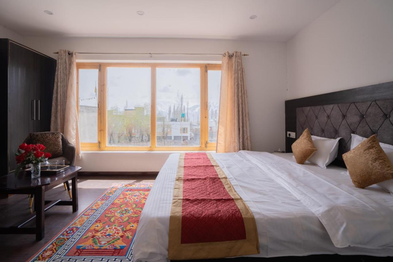 Deluxe Doppelzimmer (2 Erwachsene & 1 Kind)