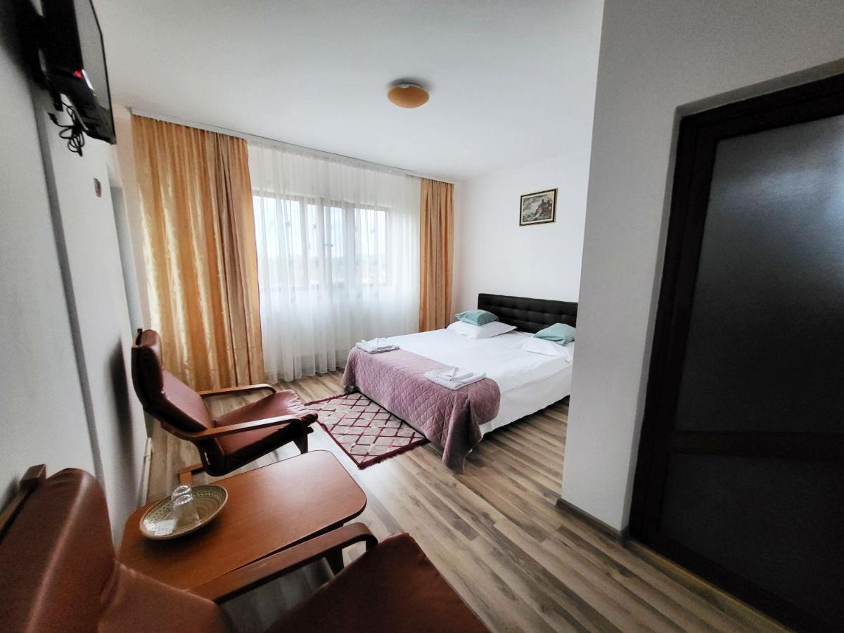 Pensiunea Dana - B&B Horezu