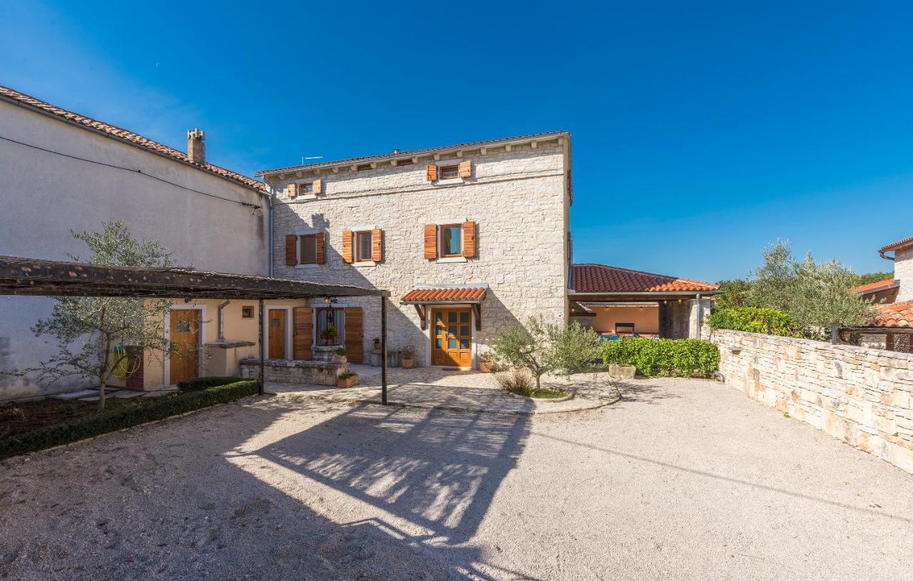 Villa Katarina, a perfect summer retreat in central Istria - Chambres d'hôtes Peresiji