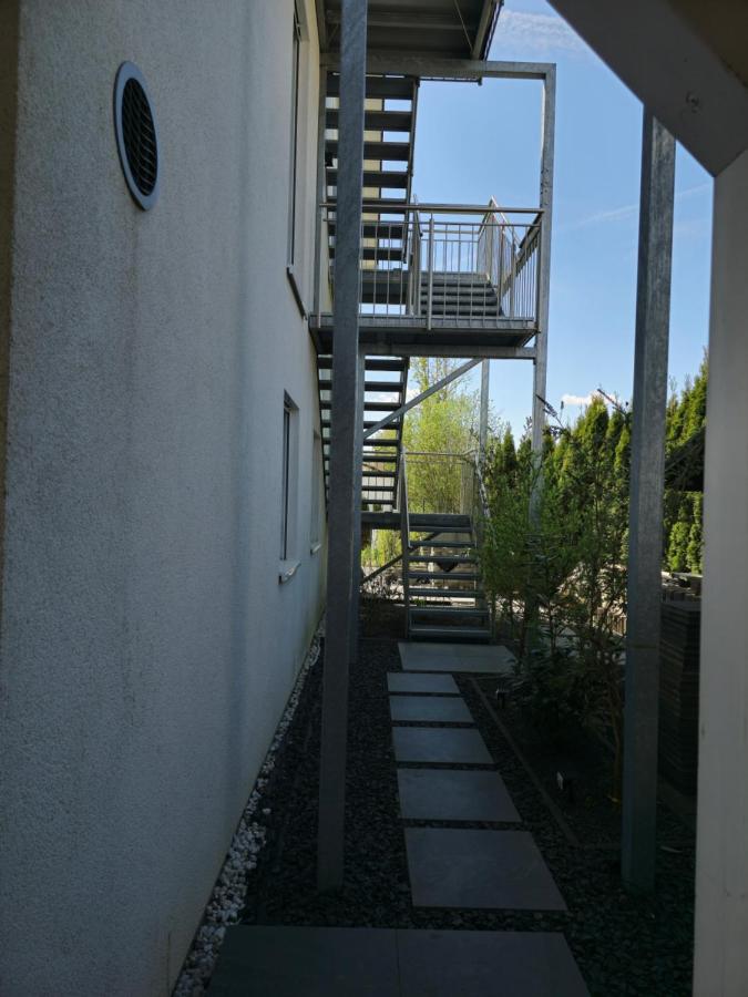 1,5 Zimmer Ferienwohnung Apartment in ruhiger Lage stadtnah Neu in Brunnthal - Ferienwohnung
