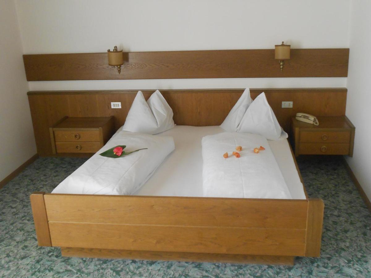 Doppelzimmer mit Balkon