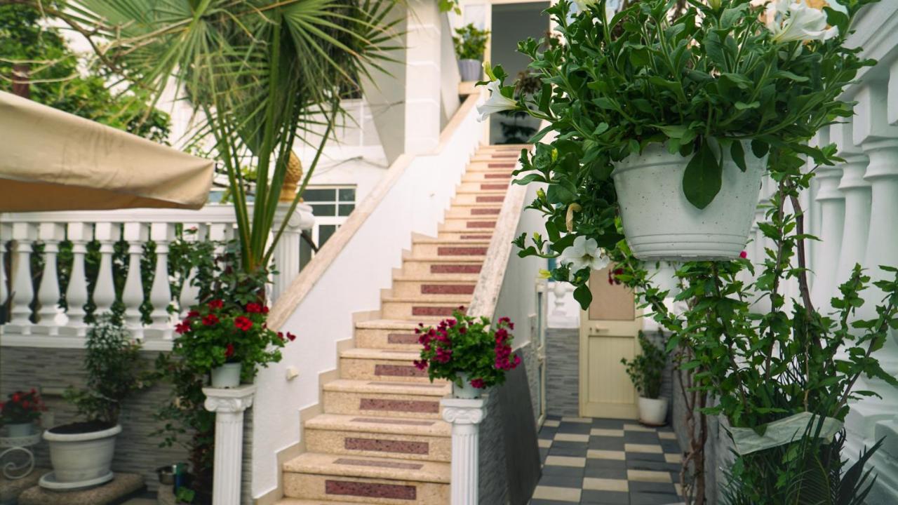 Oaz Guest House Durres - B&B Durazzo
