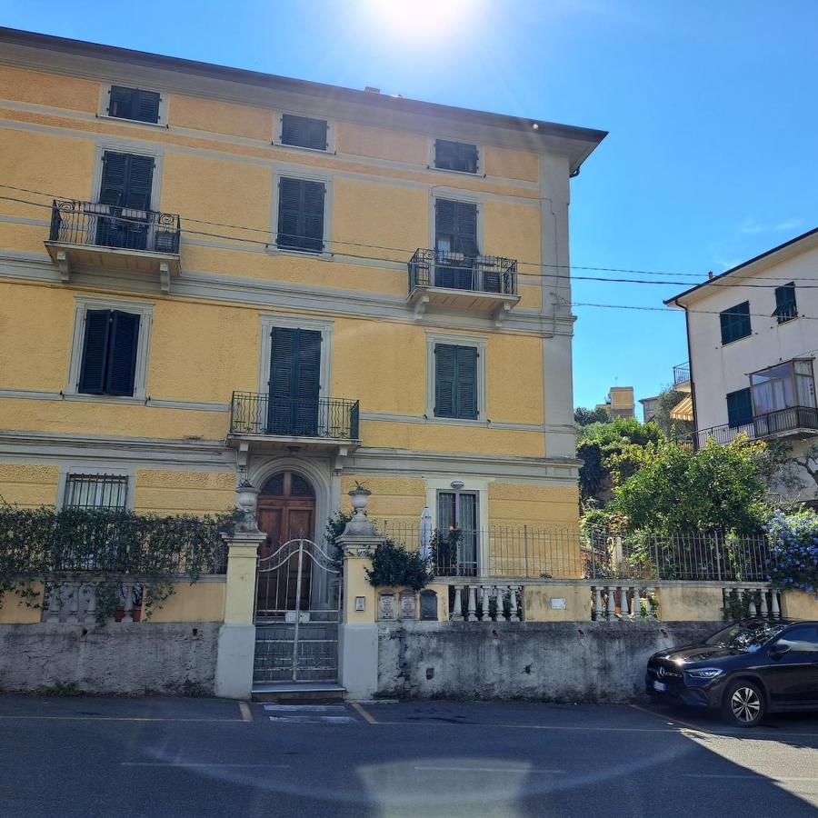 San Terenzo Poets of the sea with parking and balcony - B&B