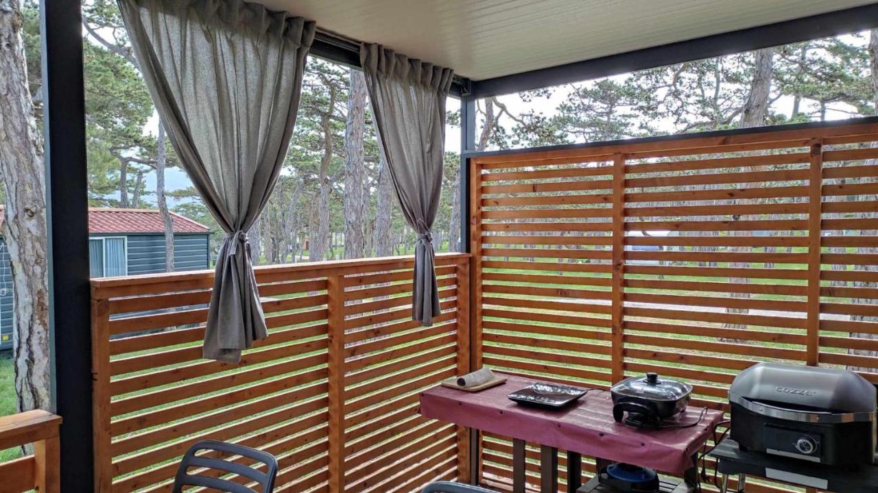 Neli Holiday Home - Camping Planik - Bed and Breakfast