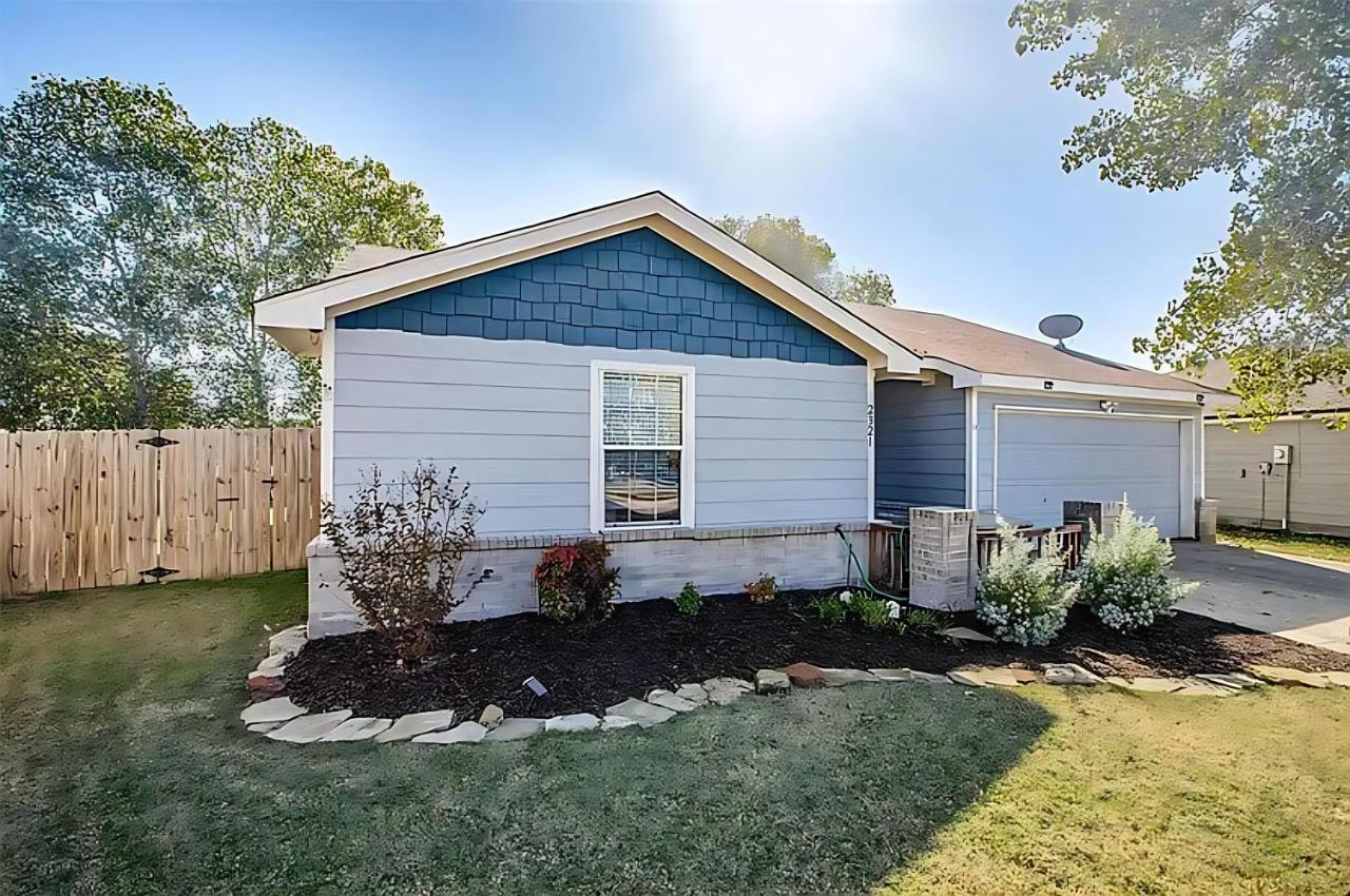 3 bed, close to Stadiums & Park, Big Yard - B&B