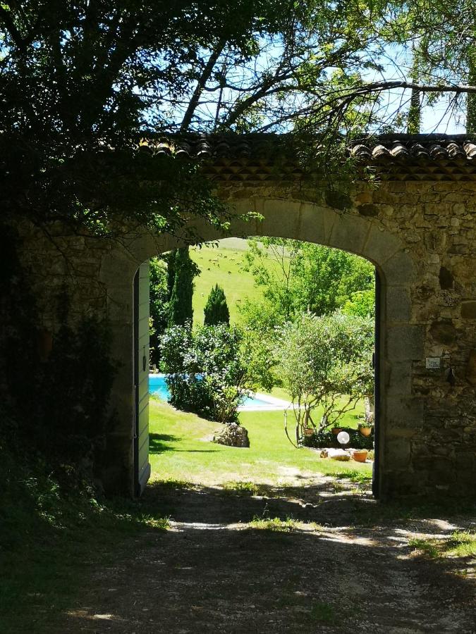 Camera Matrimoniale con Vista Giardino