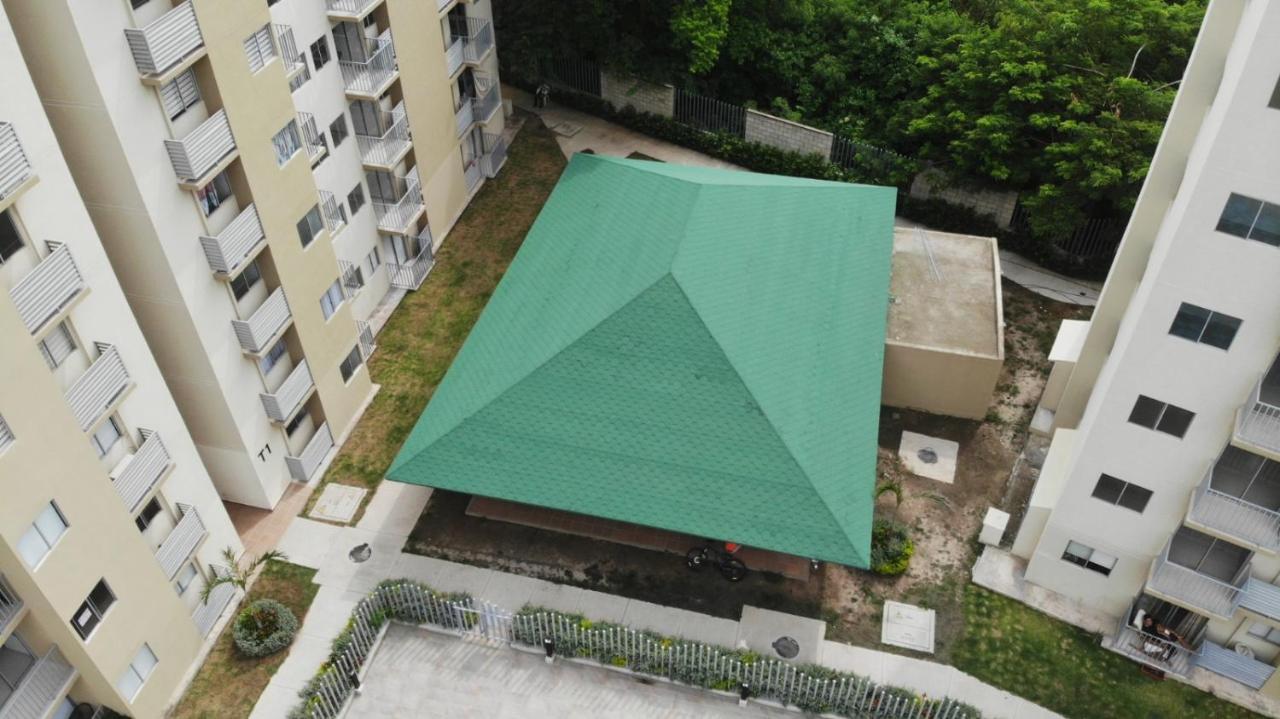 Apartamento Vacacional con Piscina WiFi y Netflix a 20 min del Parque Tayrona ideal para trabajo remoto - Chambres d’hôtes