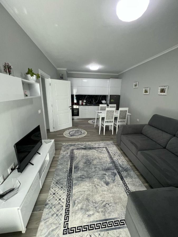 Shtepi Me Qera Renting Apartaments - Ferienwohnung Tushemisht