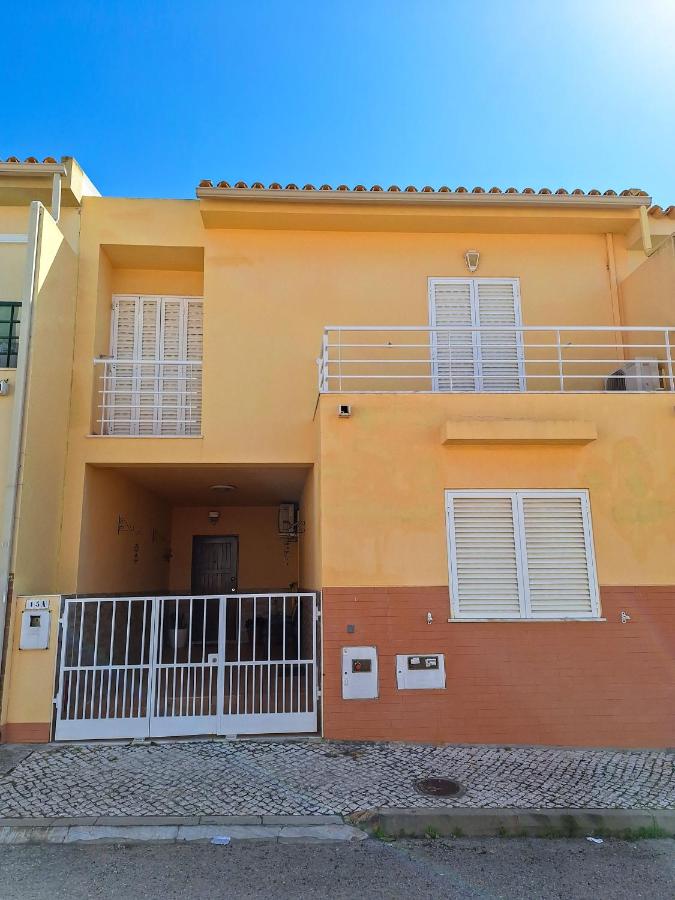 Casa do Lagar - beautiful townhouse near Algarve beaches - B&B Pêra