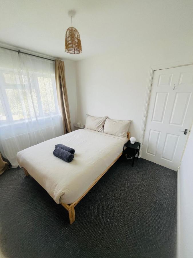 Base in the Black Country, 4 Beds & Large Drive - B&B