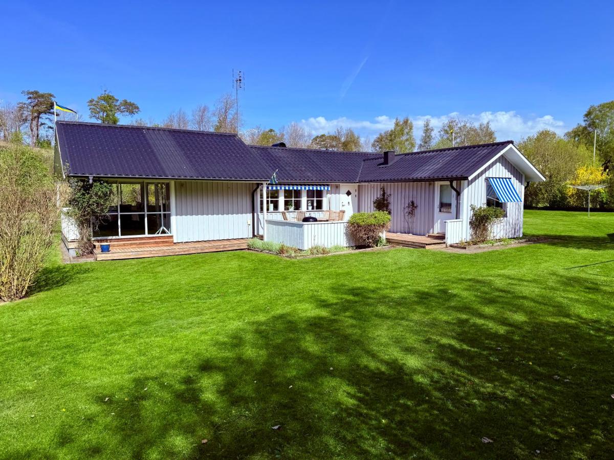 Close to the Beach, Large Garden with 2 Patios & BBQ - B&B Falkenberg