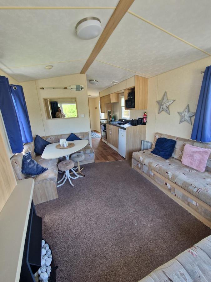 The Beachside Retreat 3 Bedroom Pet Friendly in Clarach Bay - B&B