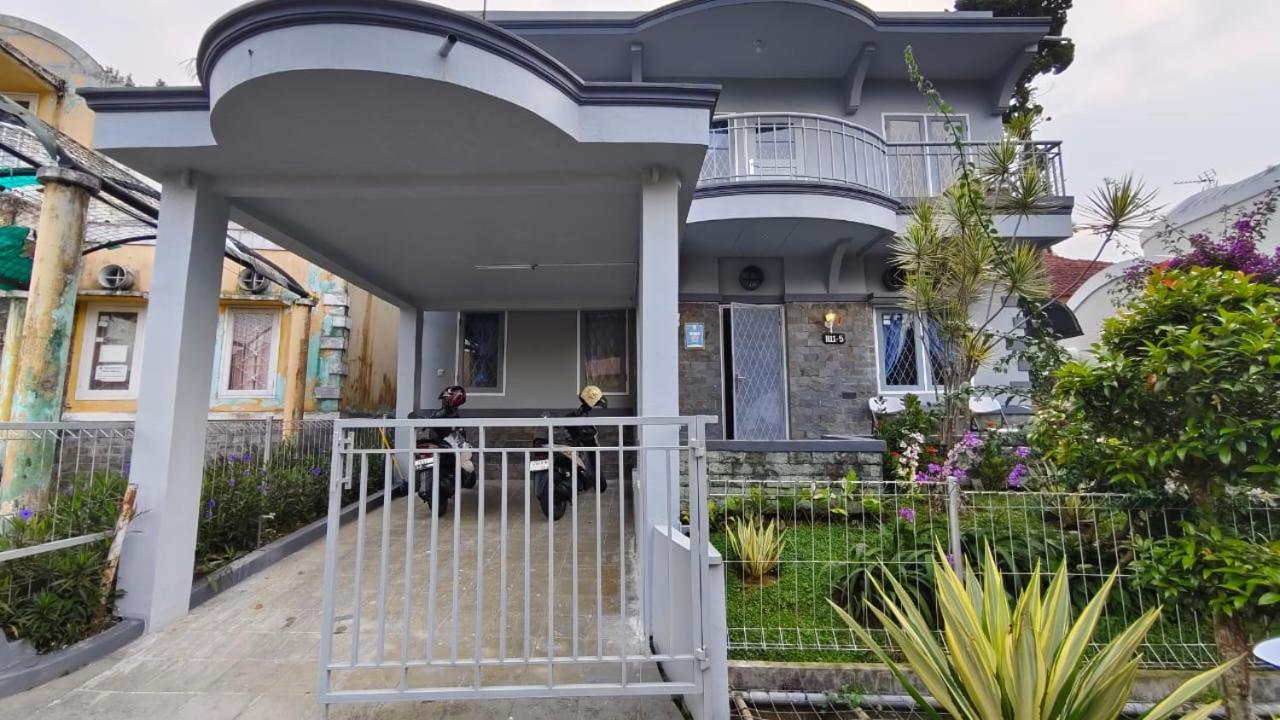 Villa Dalia Puncak H11-5 - B&B